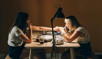 Kursus Nail Art Raya School Terbaik di Jakarta Kursus Nail Art Raya School Terbaik di Jakarta